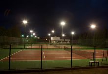 Pistas de tenis, imagen nocturna exterior