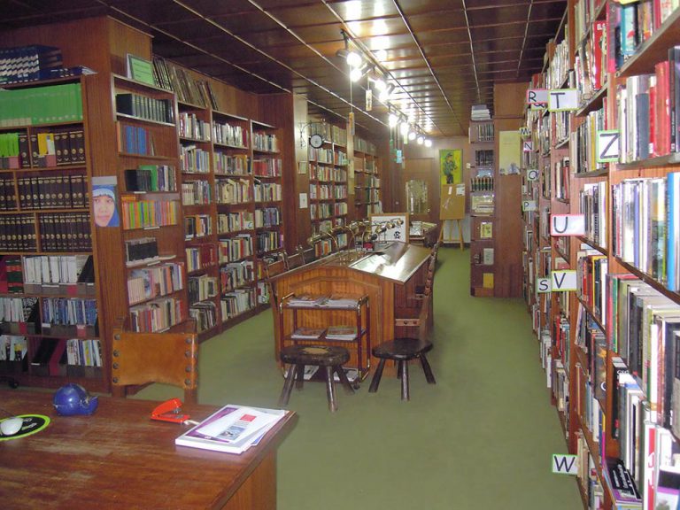 Vista general de la biblioteca